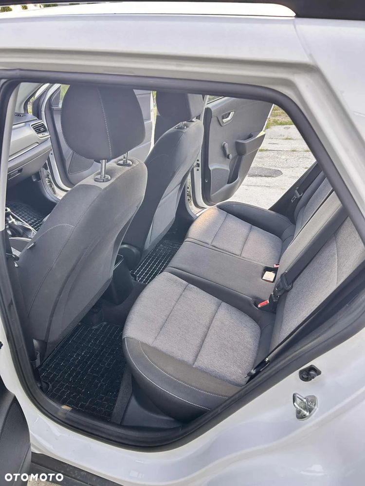 Kia Stonic 1.2 M - 8