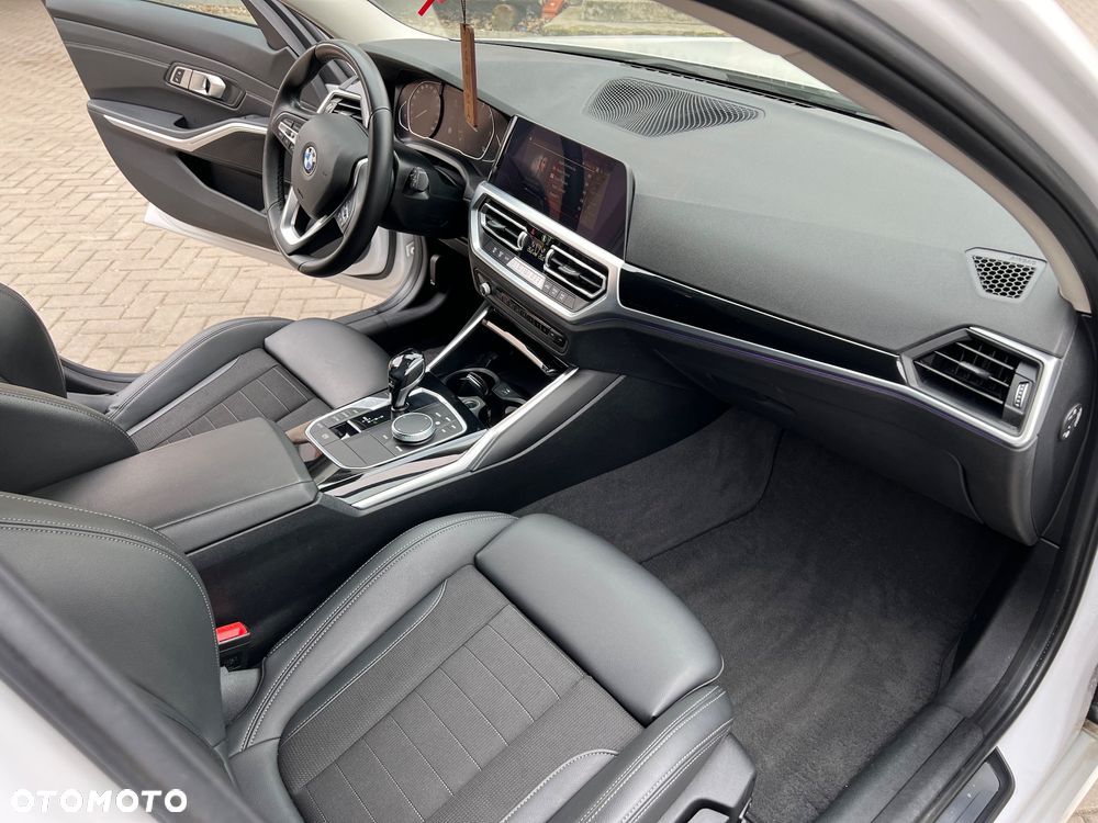 BMW Seria 3 - 21