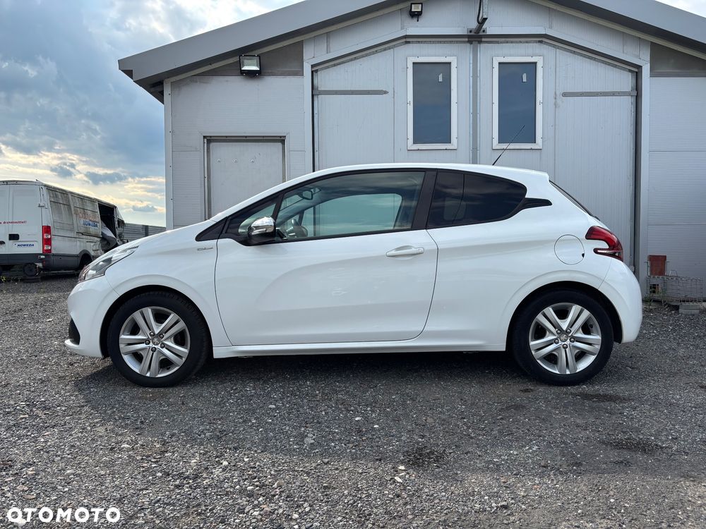 Peugeot 208 - 6