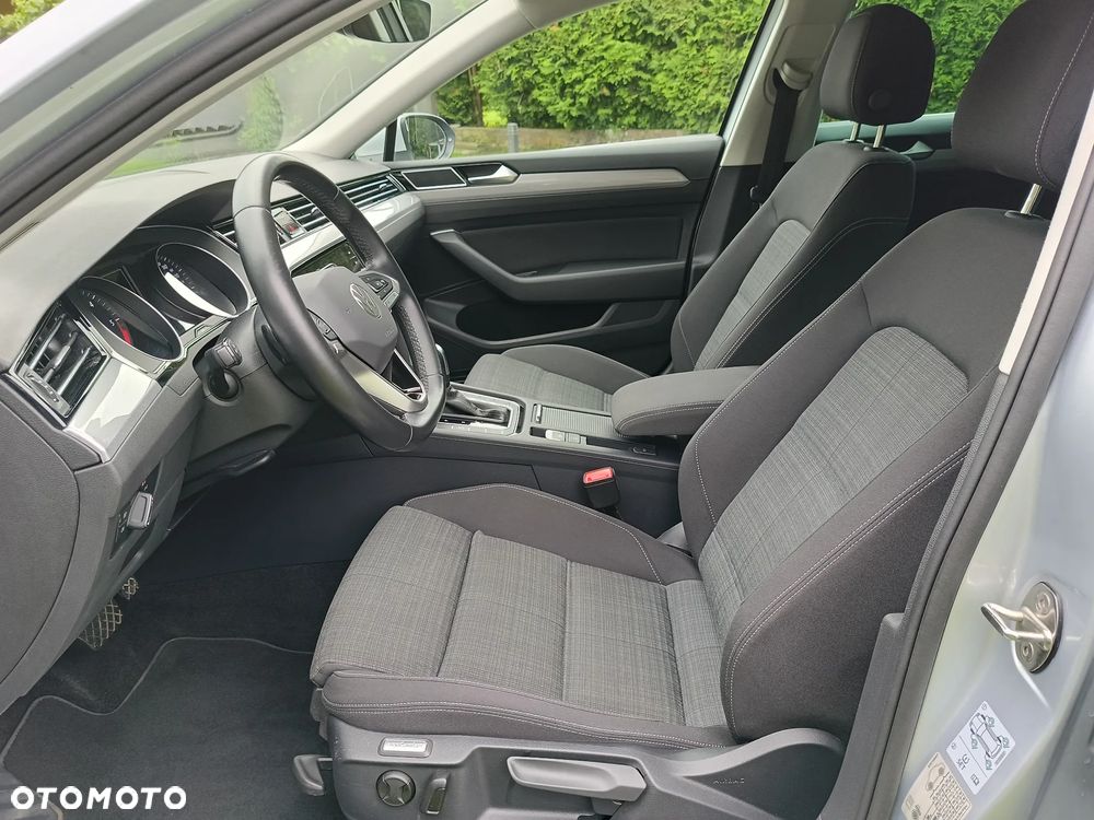 Volkswagen Passat 2.0 TDI SCR Comfortline DSG - 13
