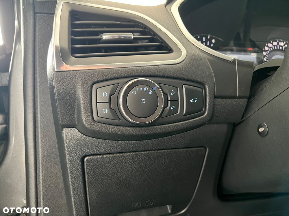 Ford S-Max 2.0 EcoBlue Titanium - 23