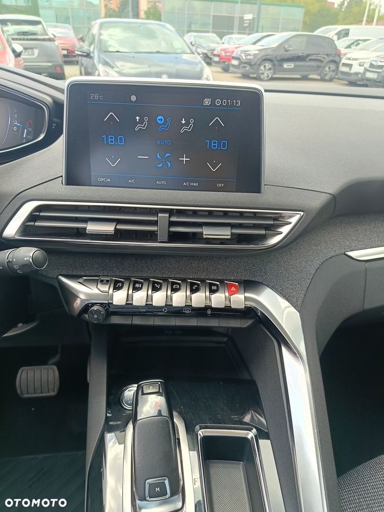 Peugeot 5008 1.6 PureTech Allure S&S EAT8 - 22