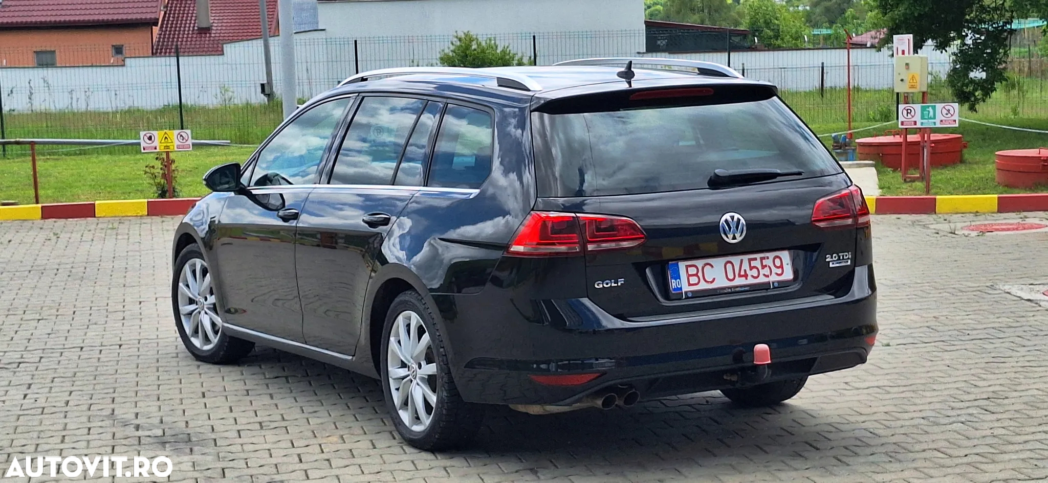 Volkswagen Golf 2.0 BlueTDI DSG Highline - 3