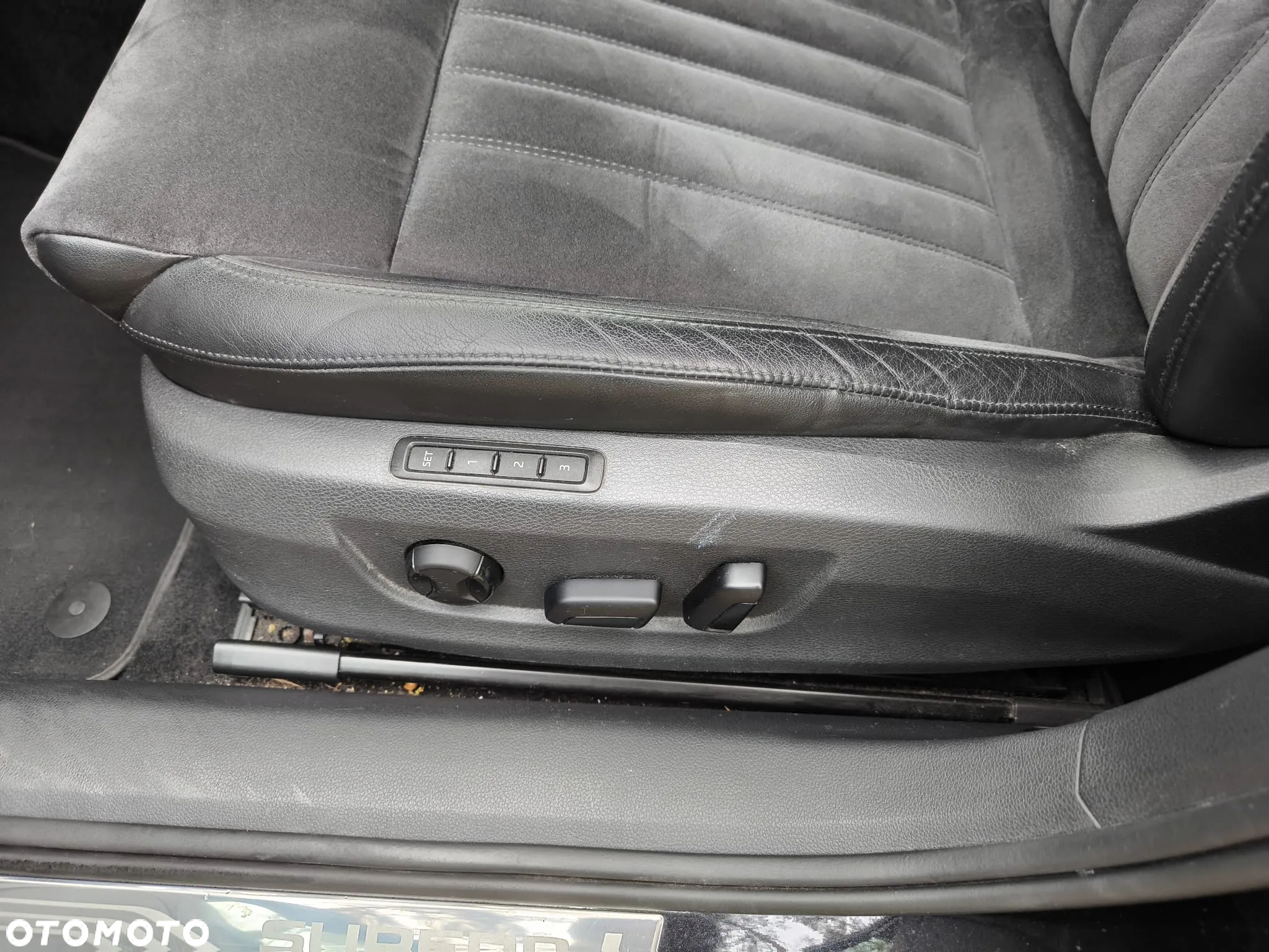Skoda Superb Combi 2.0 TDI Style - 15