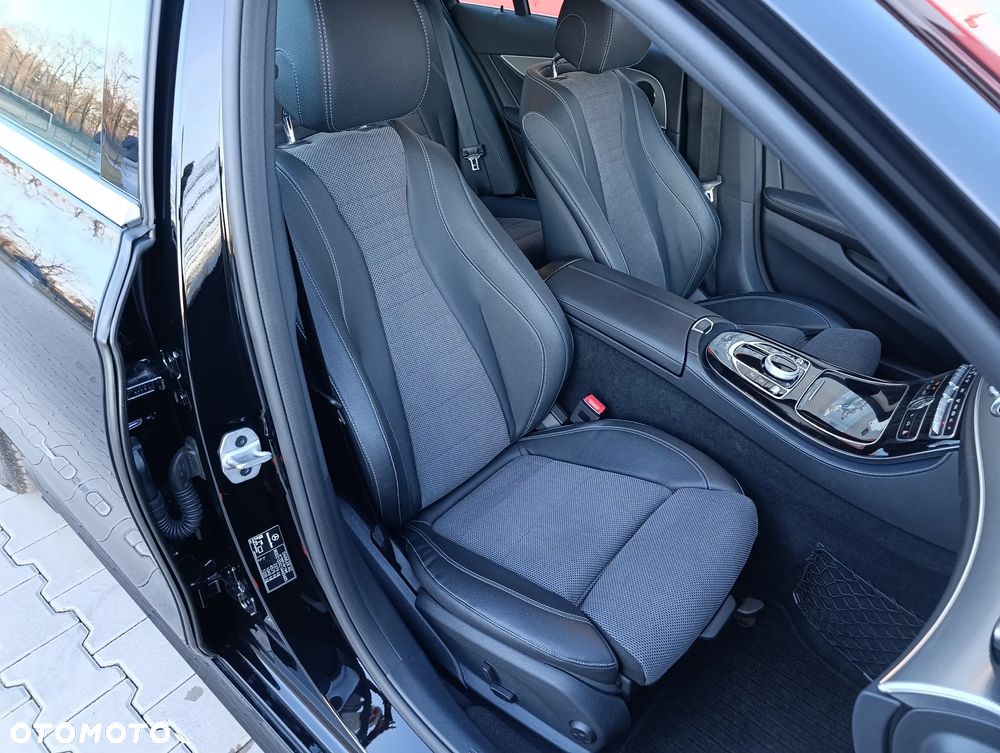 Mercedes-Benz Klasa E 200 9G-TRONIC AMG Line - 36
