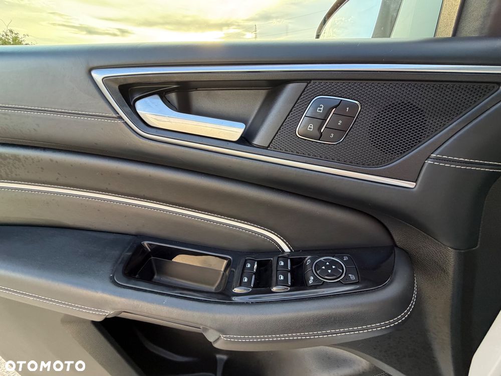 Ford S-Max 2.0 EcoBoost Vignale - 28