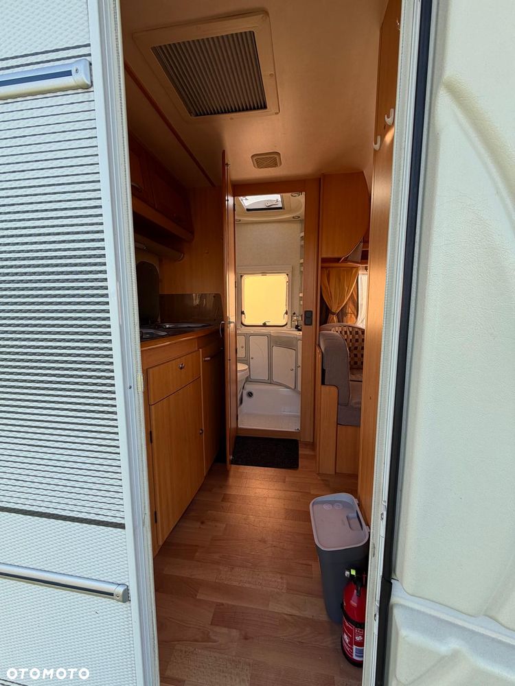 LMC CARAVAN - 21