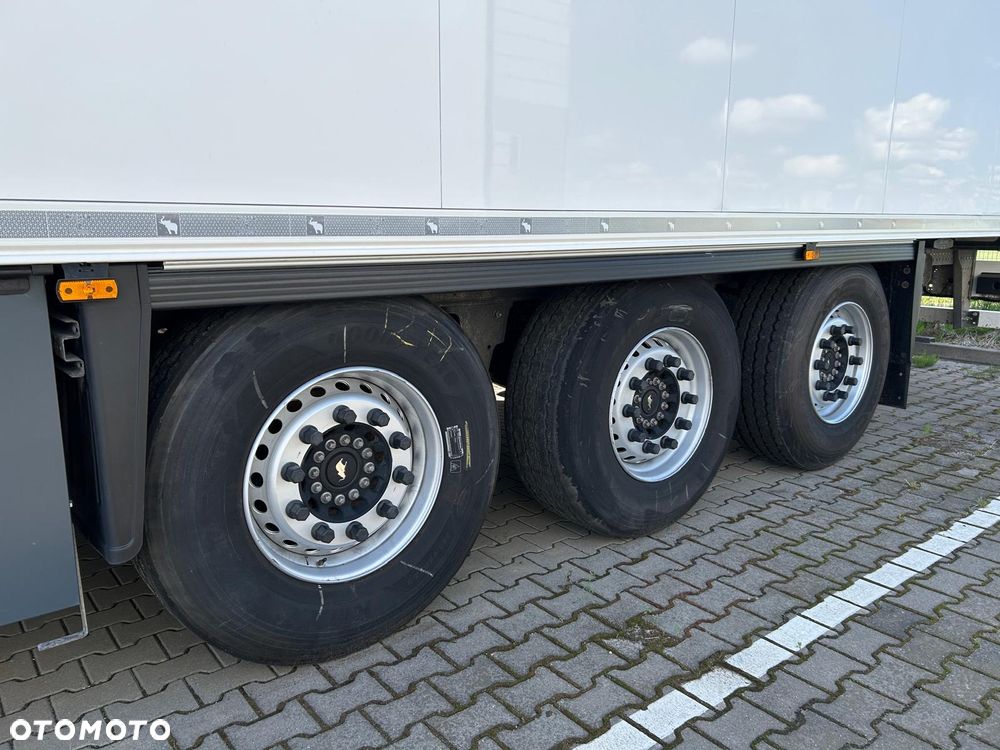 Schmitz Cargobull ThermoKing SLXi300; Dopplestock; Uchwyty promowe, Paleciara - 4