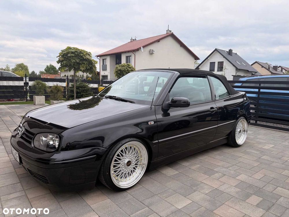 Volkswagen Golf - 1