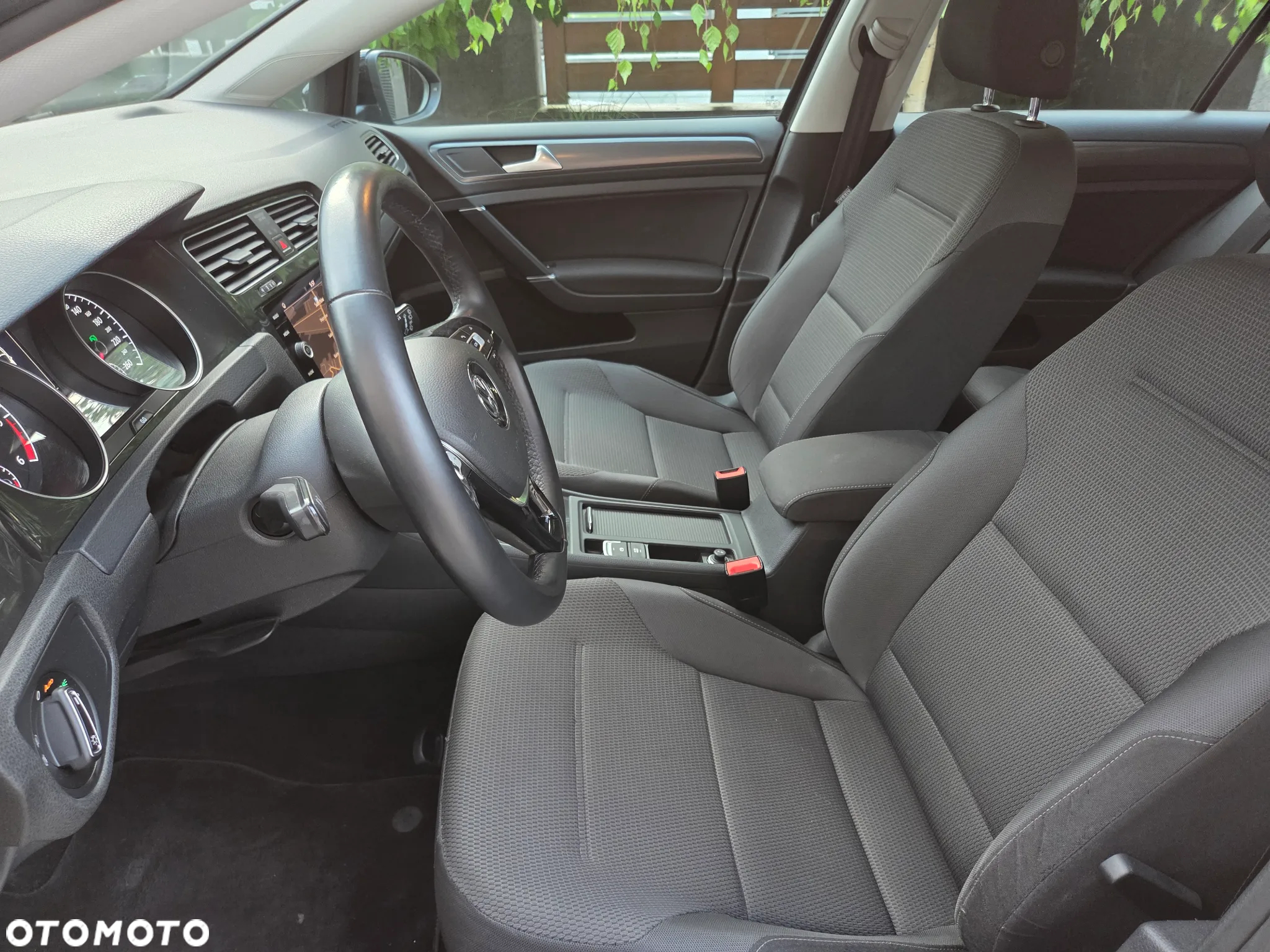 Volkswagen Golf - 17