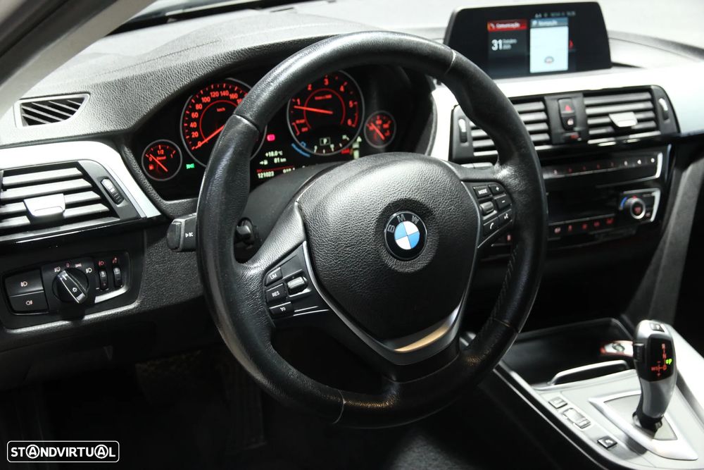 BMW 318 d Touring Line Sport Shadow Auto - 10