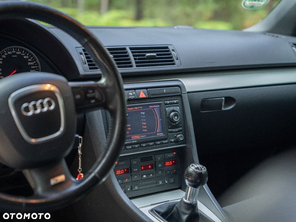 Audi A4 Avant 2.0 T FSI - 16