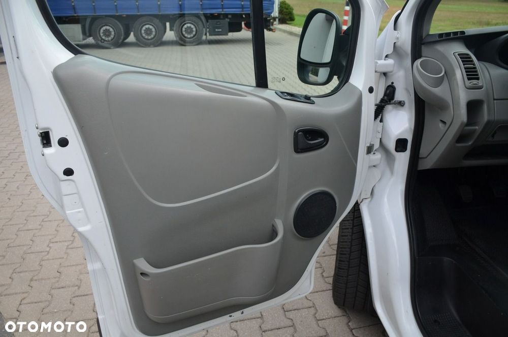 Renault Trafic - 18