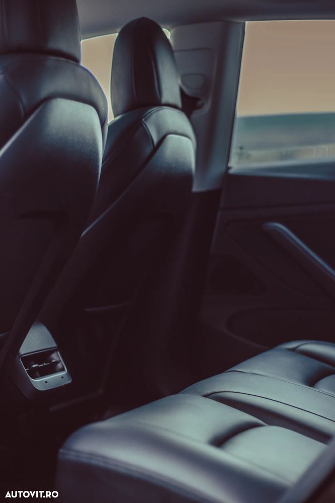 Tesla Model 3 - 13