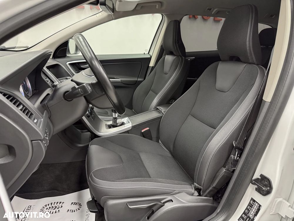 Volvo XC 60 D4 Momentum - 6
