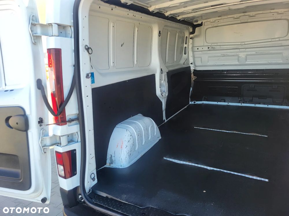 Opel Vivaro - 38