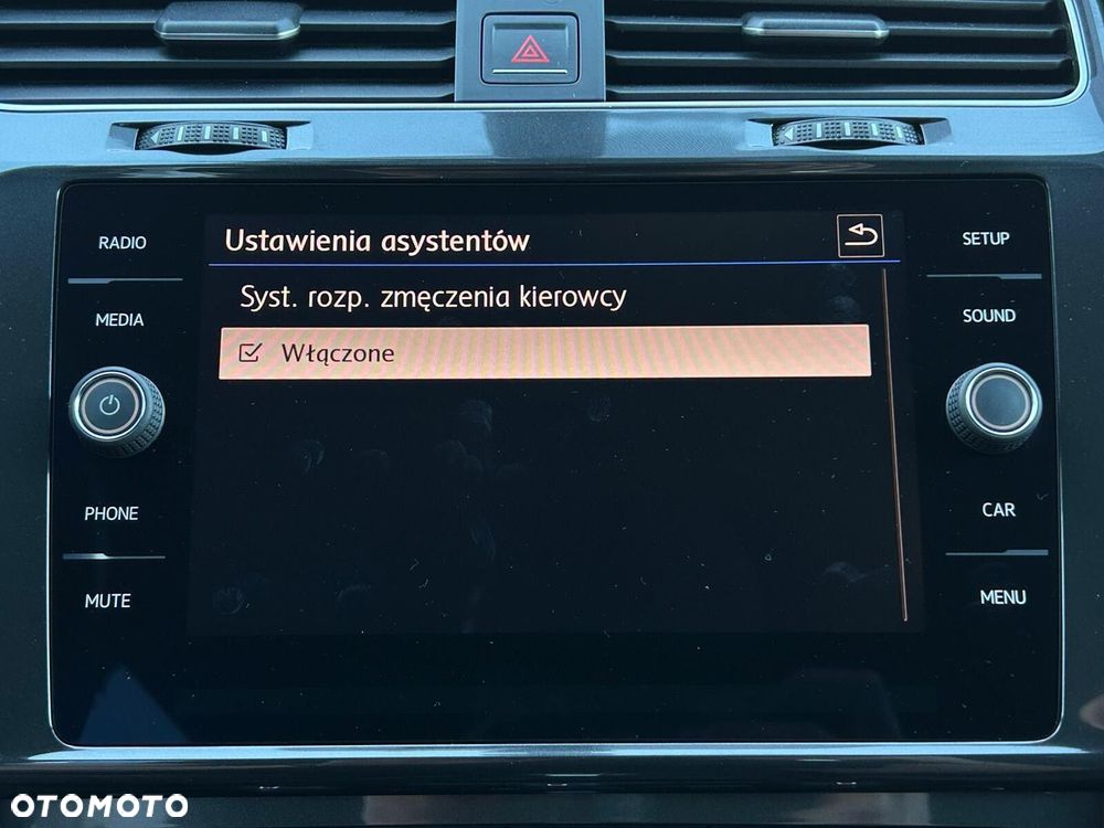 Volkswagen Golf 1.4 TSI BMT Comfortline DSG - 29