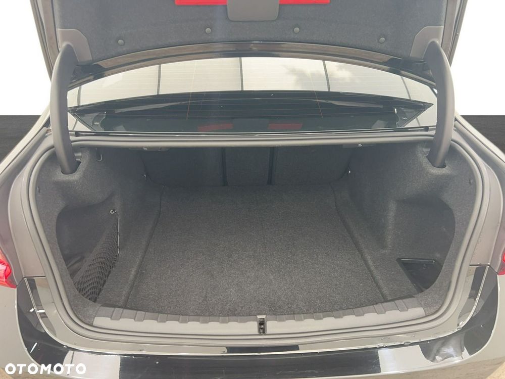 BMW Seria 3 318i - 11