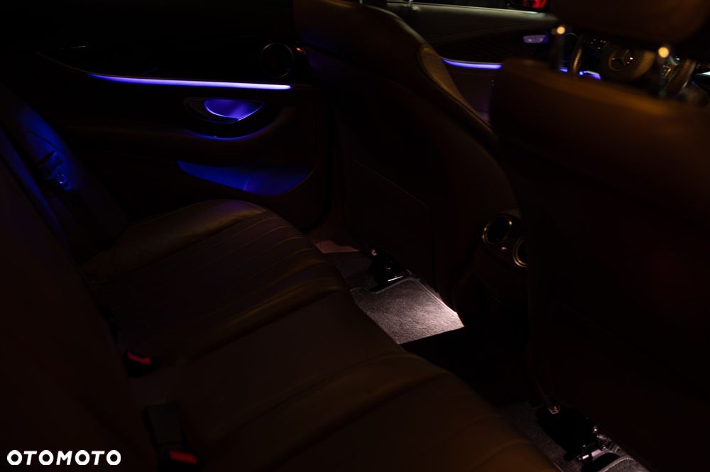 Mercedes-Benz Klasa E 220 d 9G-TRONIC - 23