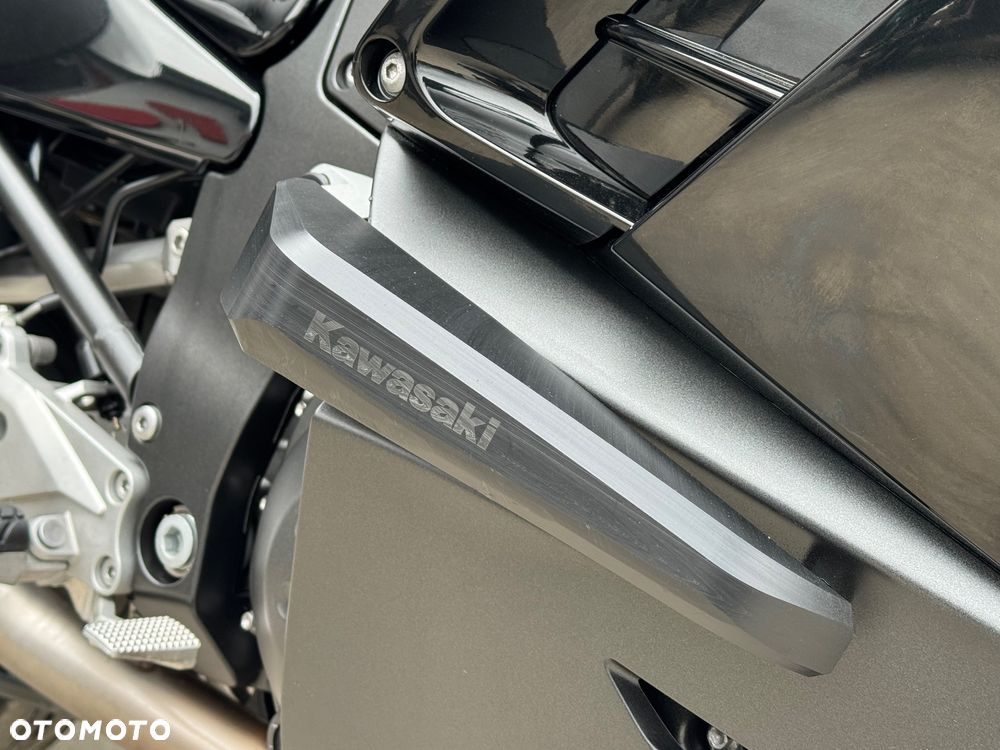 Kawasaki GTR - 10