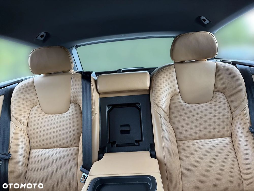 Volvo V90 D5 SCR AWD Inscription - 12