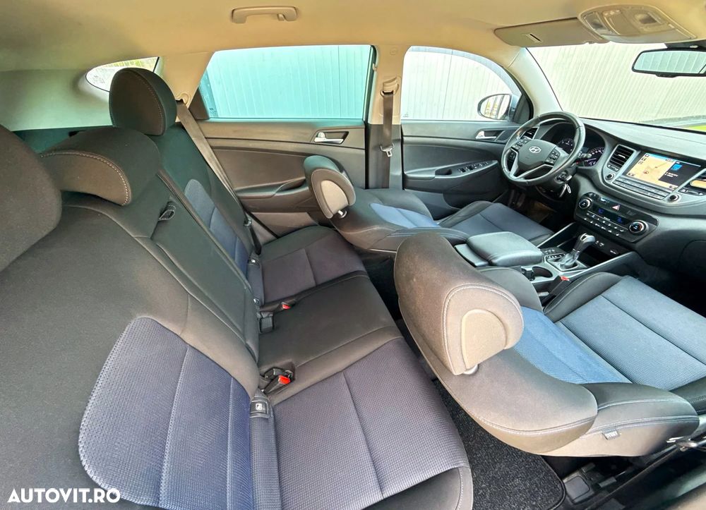 Hyundai Tucson 2.0 CRDI 4WD Automatik Advantage - 24
