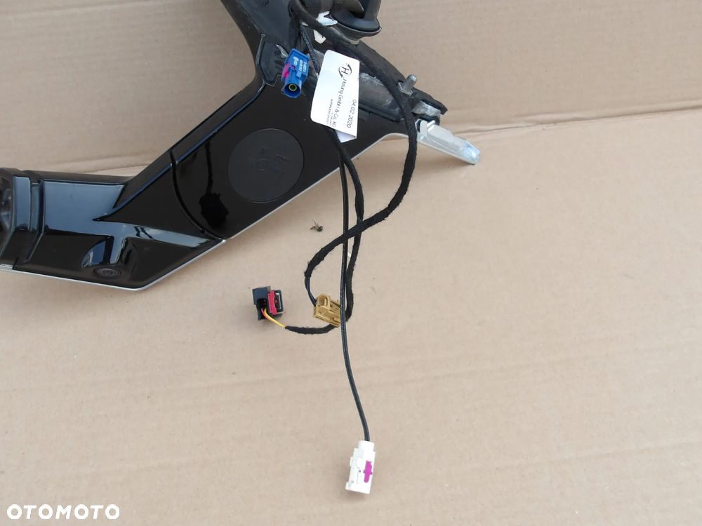 LUSTERKO AUDI E TRON 4KE857409C 4KE857410C - 16