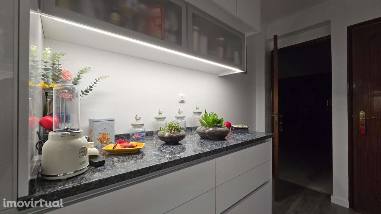 T3 Caneças, terraço com churrasqueira + T0 - Grande imagem: 2/29