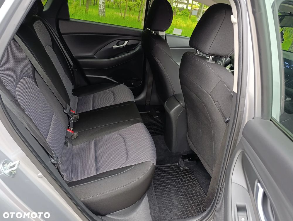 Hyundai i30 1.5 DPI Classic + - 18