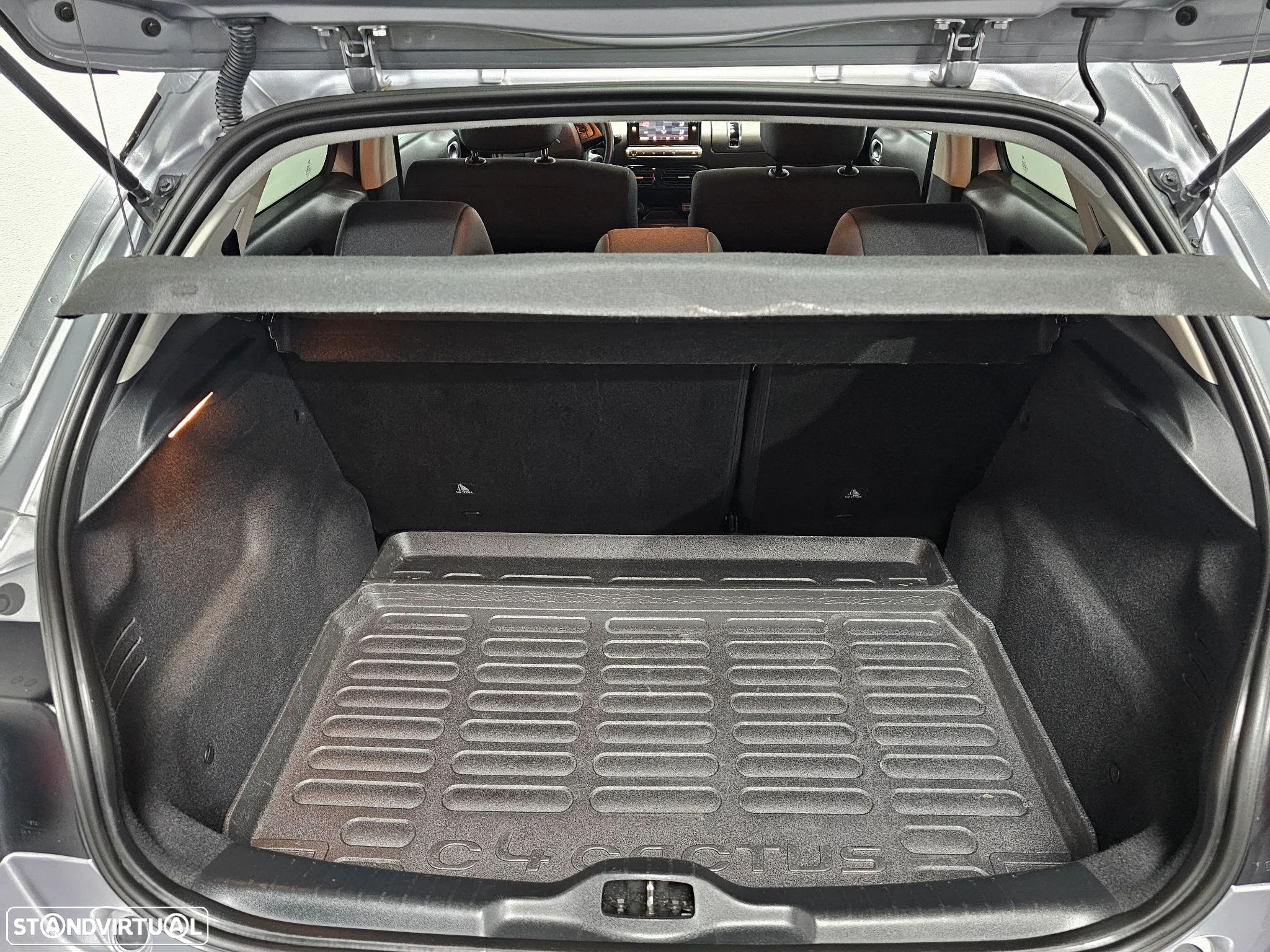 Citroën C4 Cactus 1.2 PureTech Shine EAT6 - 13