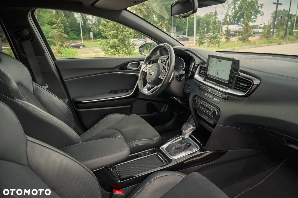 Kia Ceed 1.4 T-GDI DCT OPF GT Line - 34