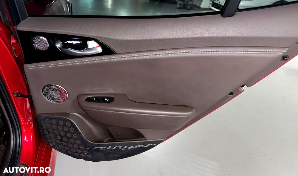 Kia Stinger 2.0 T-GDI GT Line - 16