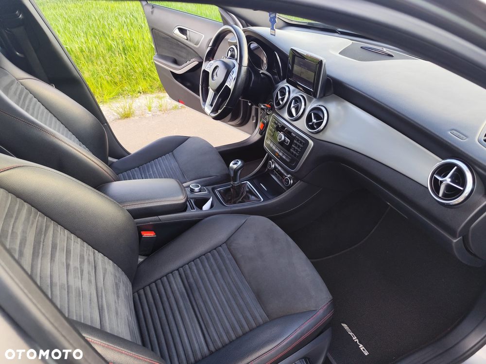 Mercedes-Benz GLA - 14