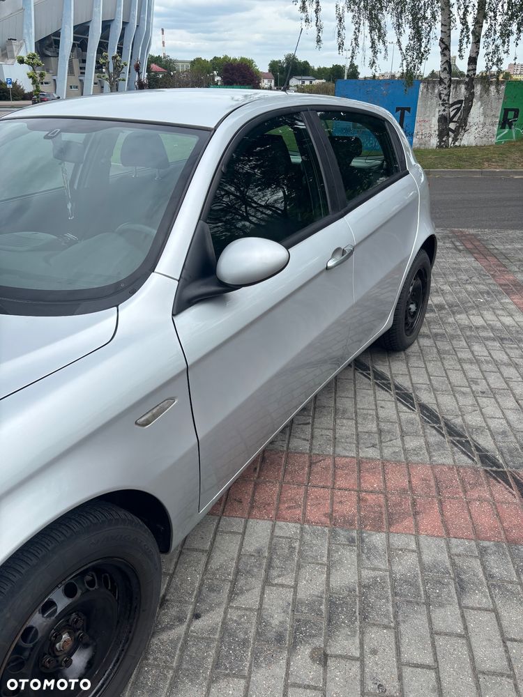 Alfa Romeo 147 1.9 JTD 8V Progression - 11