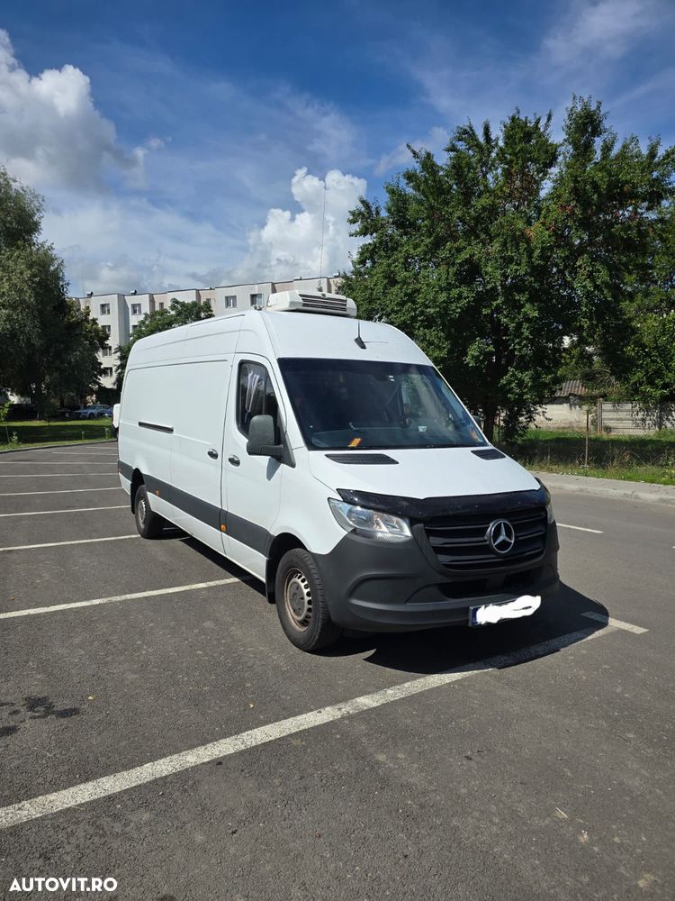 Mercedes-Benz Sprinter - 2