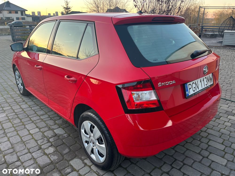 Skoda Fabia 1.0 MPI Cool Edition Red & Grey - 38