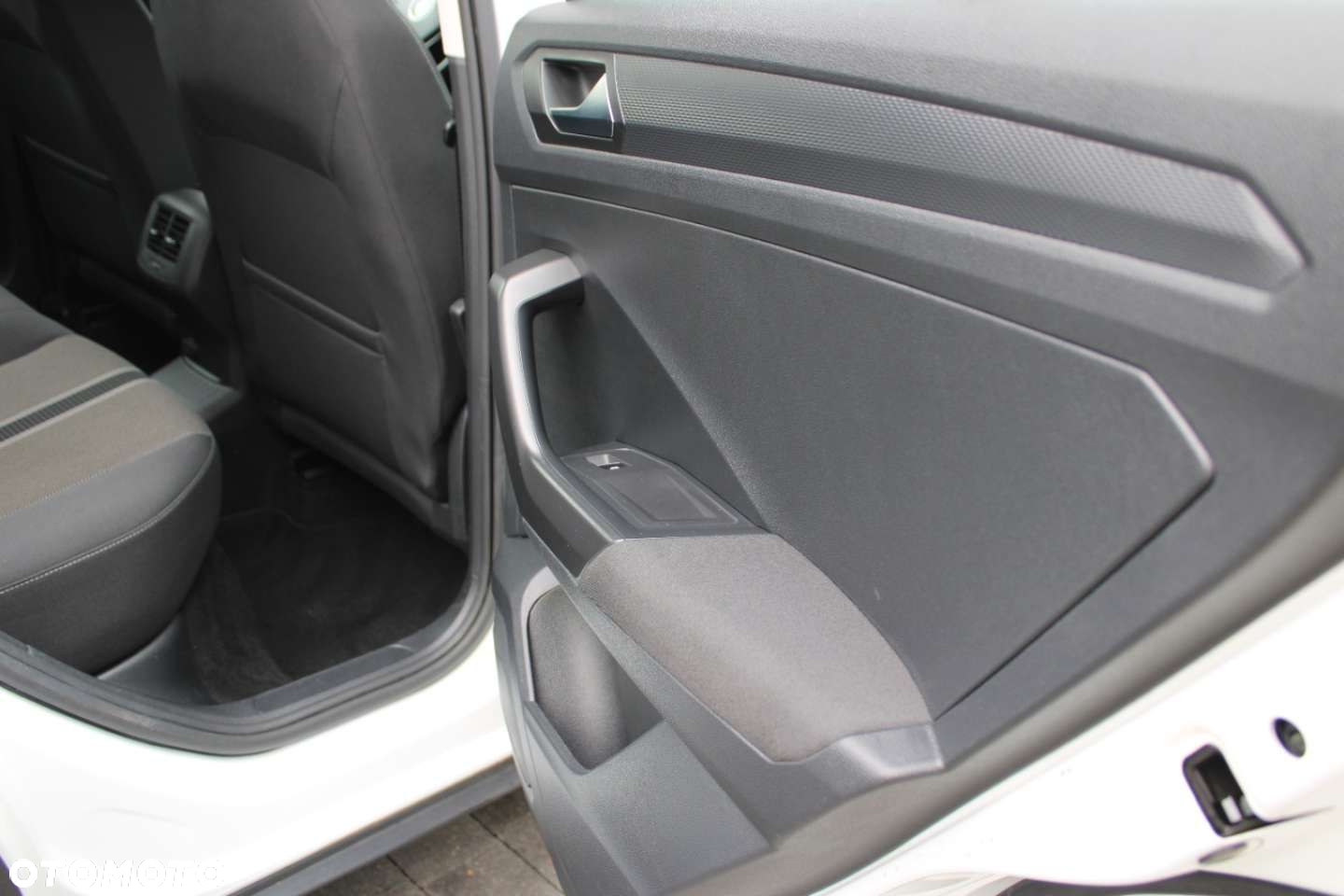 Volkswagen T-Roc - 30