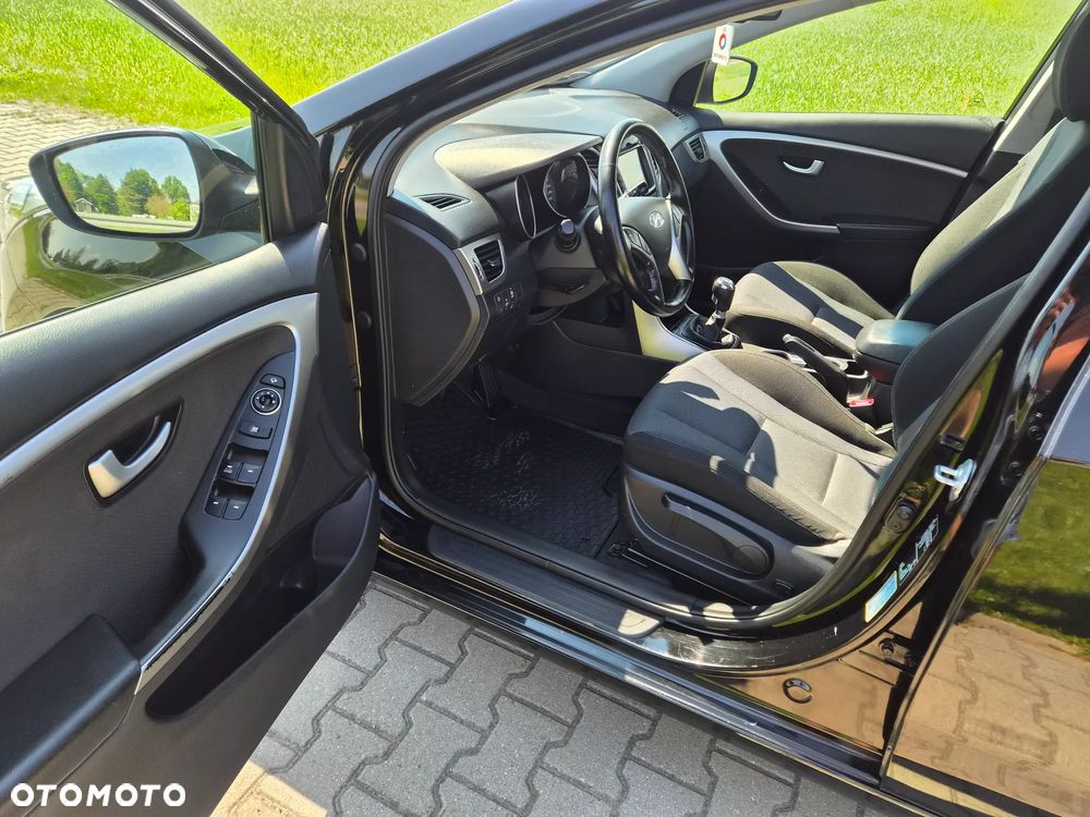 Hyundai i30 blue 1.6 CRDi Classic Navigation - 9