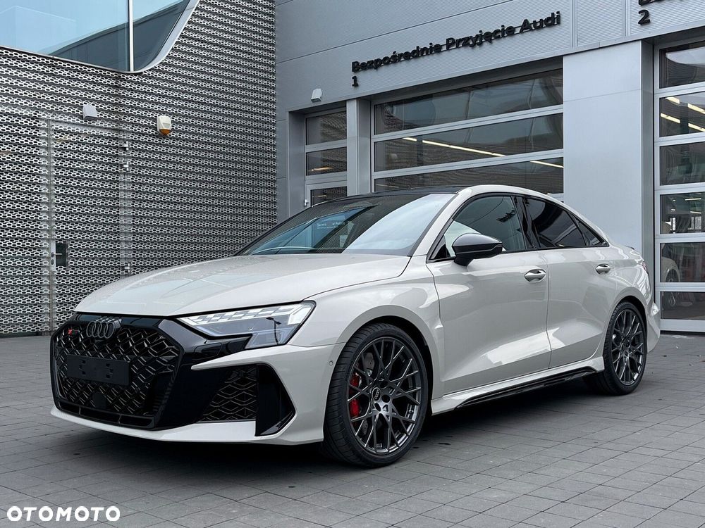 Audi RS3 Limousine - 18
