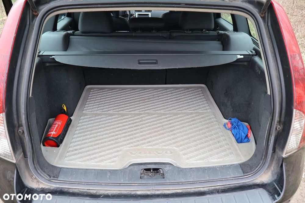 Volvo V50 D2 Momentum - 6