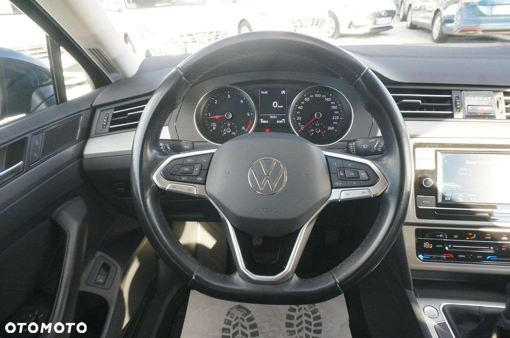 Volkswagen Passat - 13