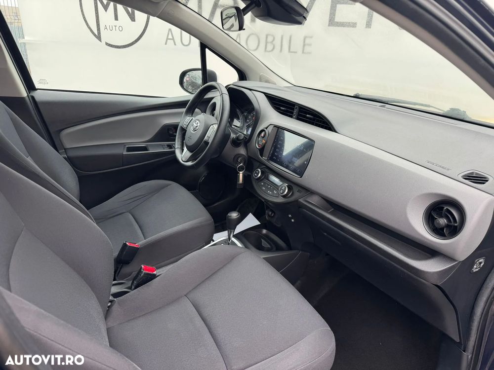 Toyota Yaris 1.5 VVT-i HSD Dynamic Bi-tone - 9