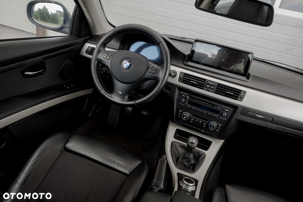 BMW Seria 3 320d - 40