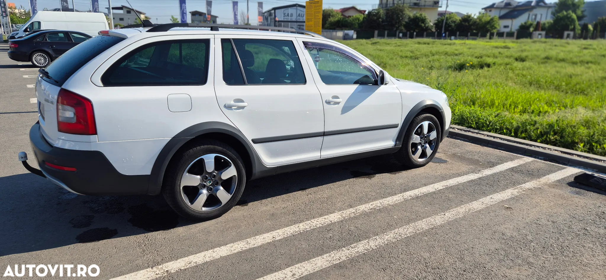 Skoda Octavia Combi 2.0 TDI DPF 4x4 Scout - 10