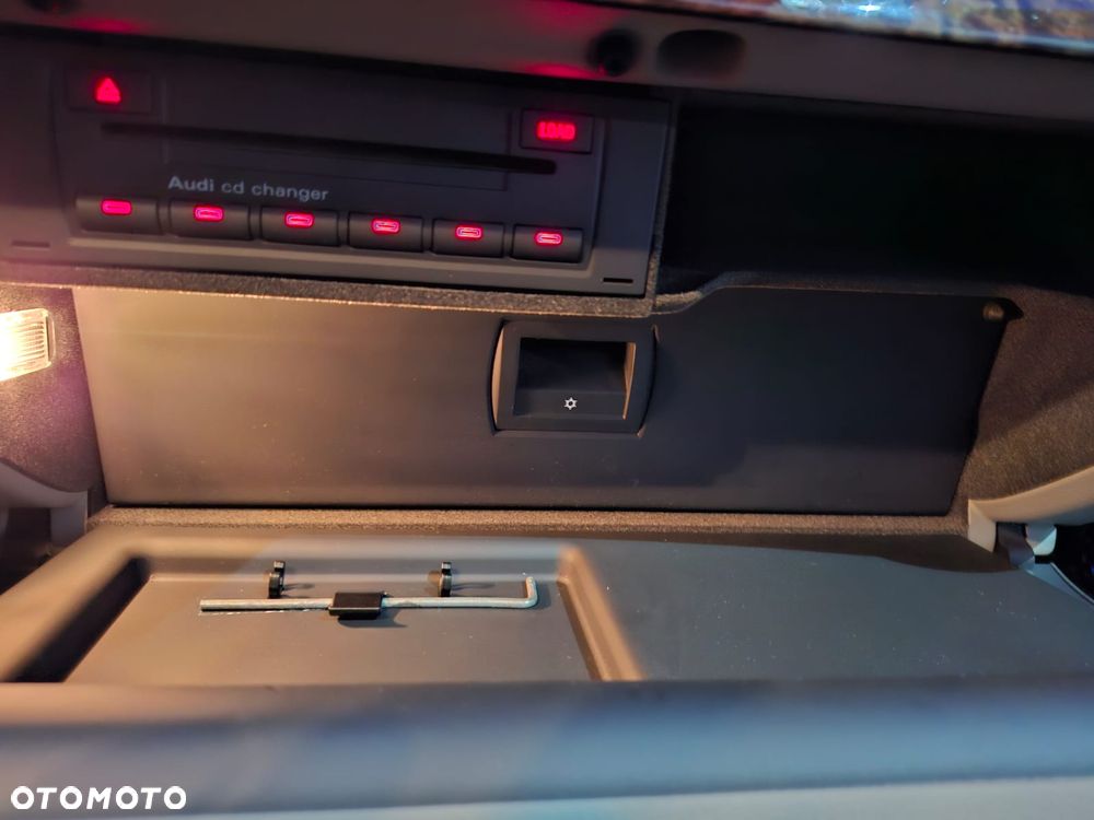 Audi A4 Limousine 2.0 T FSI quattro - 25