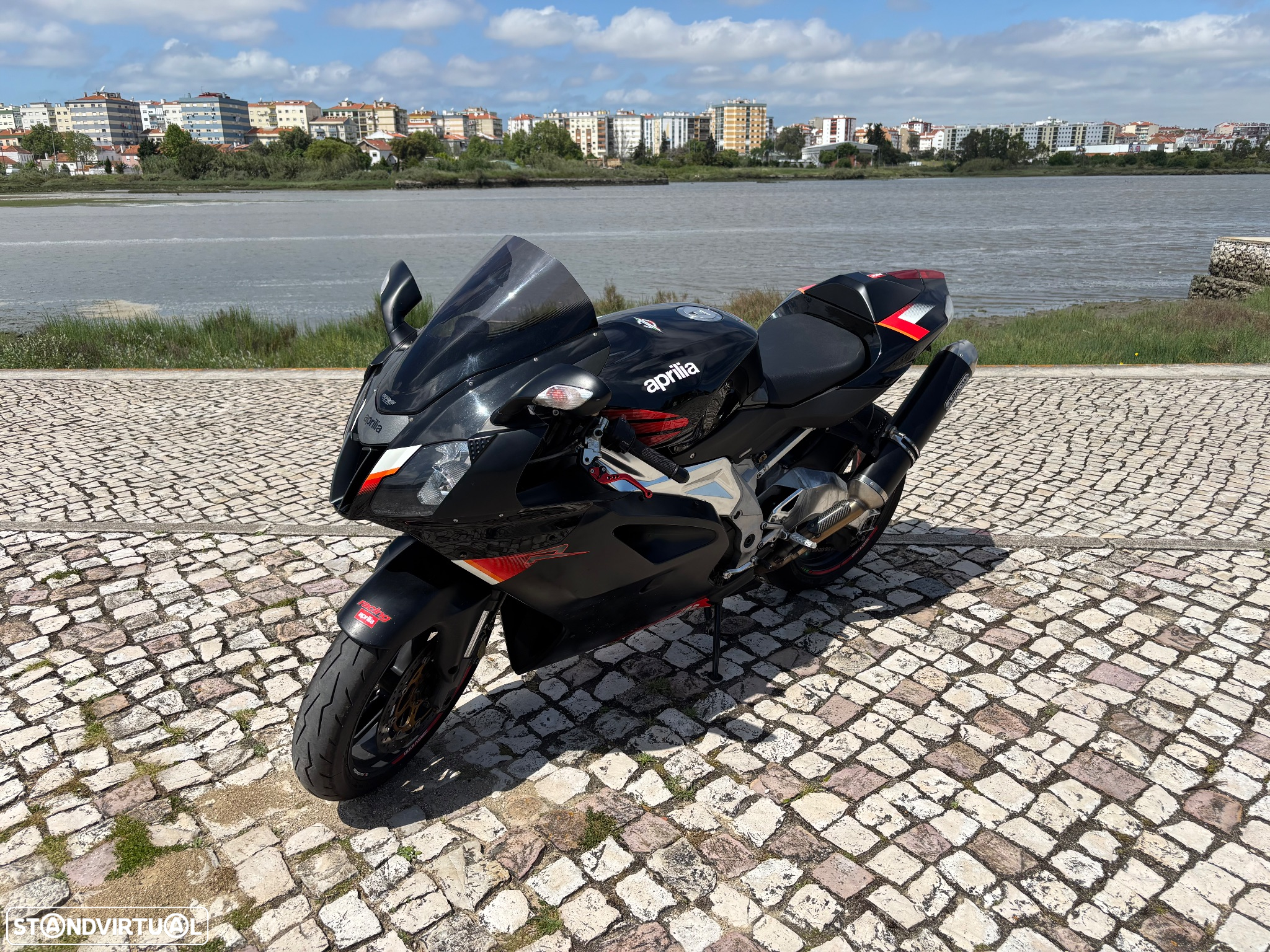 Aprilia RSV - 16