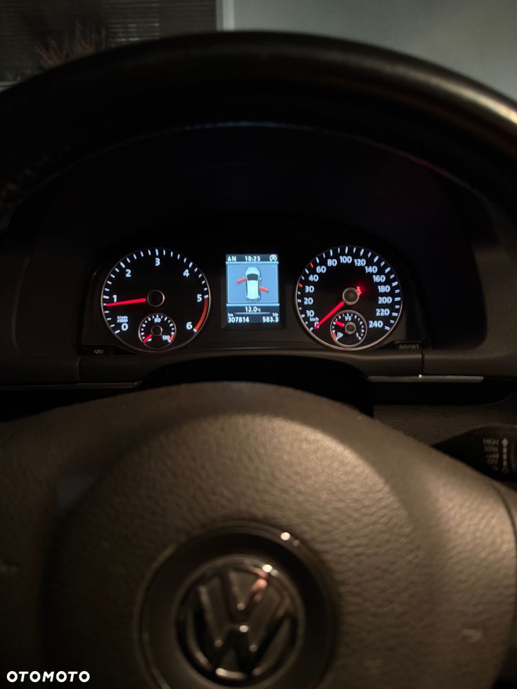 Volkswagen Touran - 8
