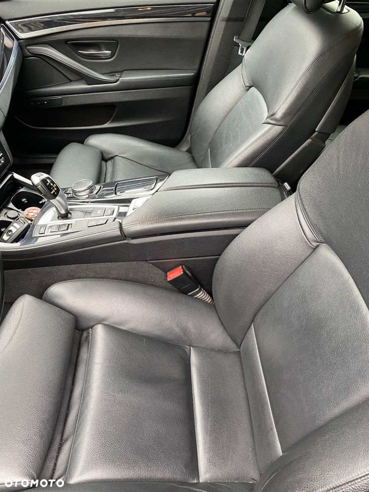 BMW Seria 5 525d xDrive - 21