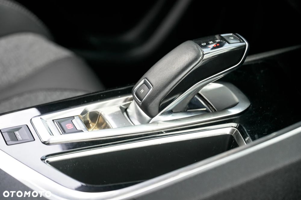 Peugeot 3008 BlueHDi 130 Stop & Start EAT8 Allure - 22
