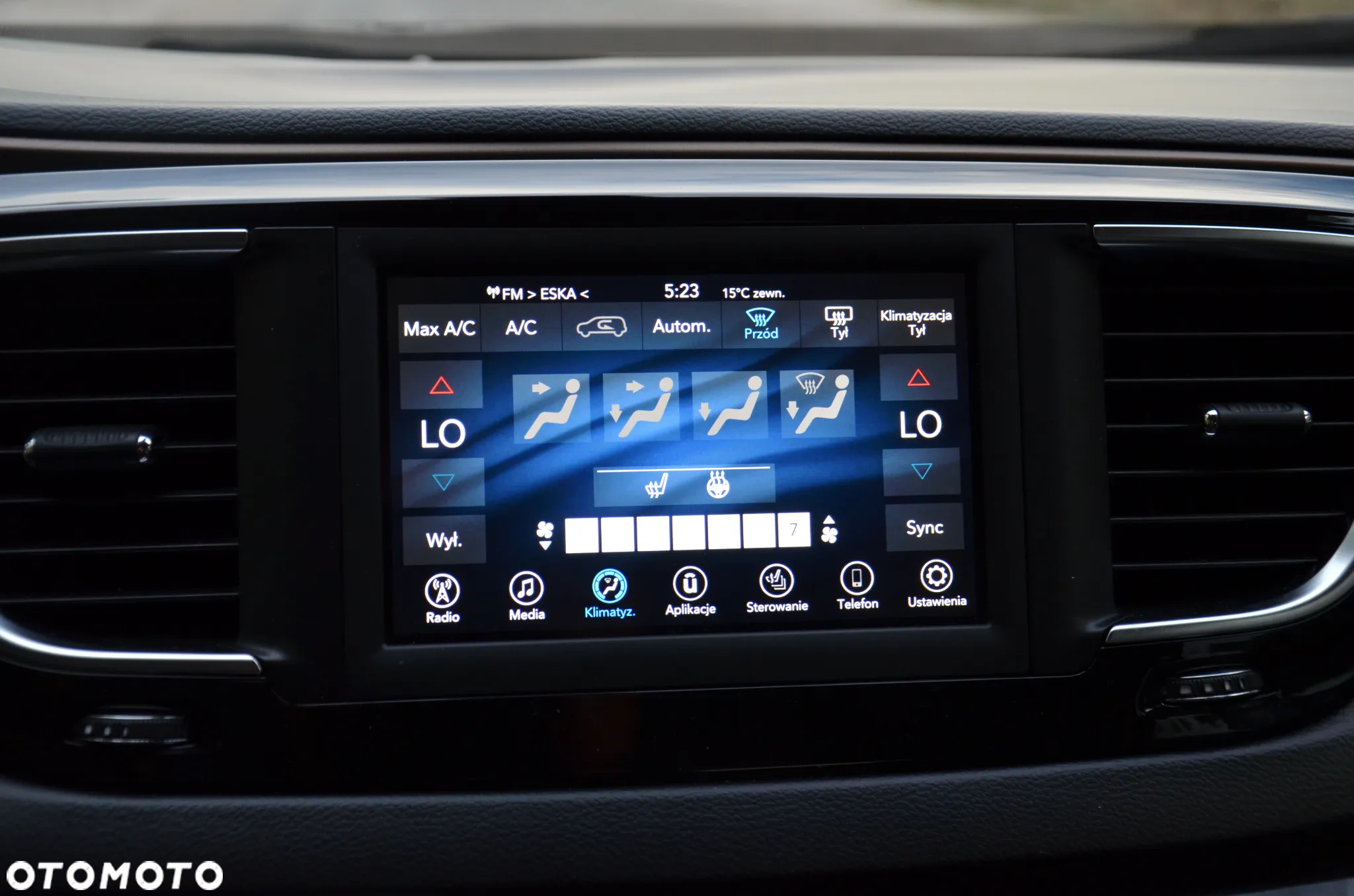 Chrysler Pacifica - 19